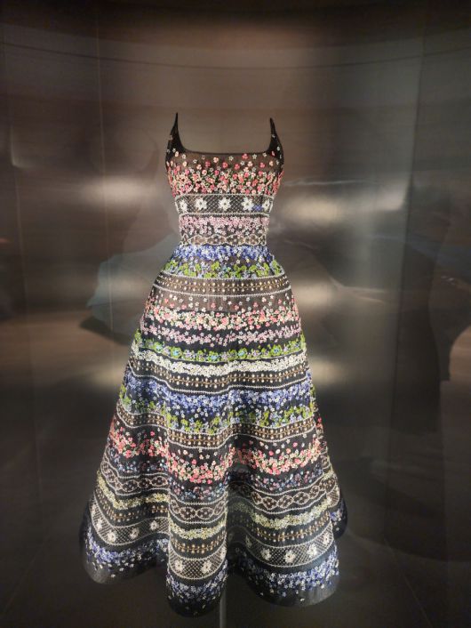 마리아 그라치아 치우리가 제작한 2023 하이 주얼리 컬렉션. 미스 디올 캠페인에서 나탈리 포트만이 착용. 곽인숙 기자