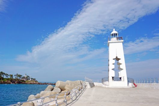 감포항 남방파제 등대. 경주시 제공