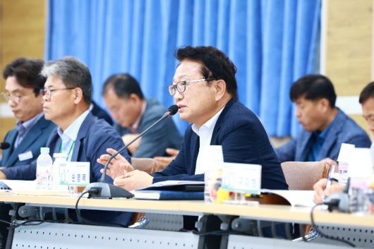 손병복 군수가 국비지원 예산 정책협의회에서 인사말을 하고 있다. 울진군 제공