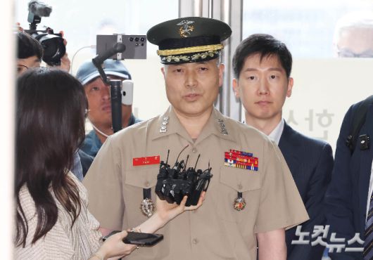 채상병 순직 사건 수사외압을 폭로한 박정훈 해병대 수사단장(대령)이 16일 오후 서울 서초구 순직해병 특검 사무실에 참고인 신분으로 출석하고 있다. 황진환 기자