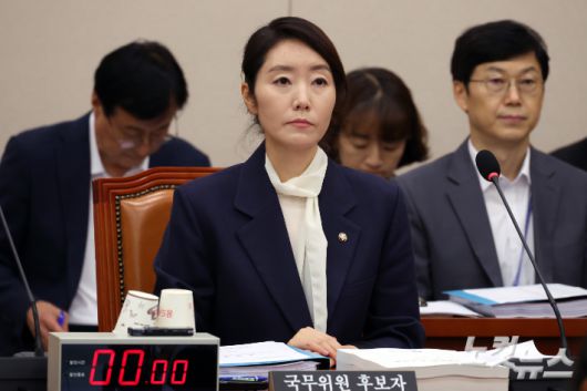 강선우 여성가족부 장관 후보자가 인사청문회에 출석하고 있다. 윤창원 기자