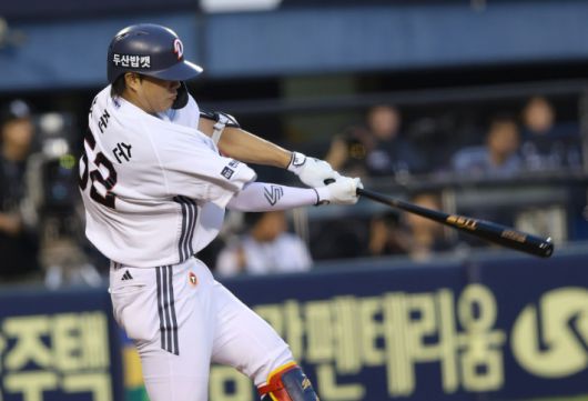 호쾌한 장타쇼를 펼친 박준순. 두산