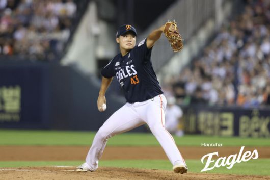 한화 정우주가 23일 두산과 원정에서 역투하는 모습. 한화