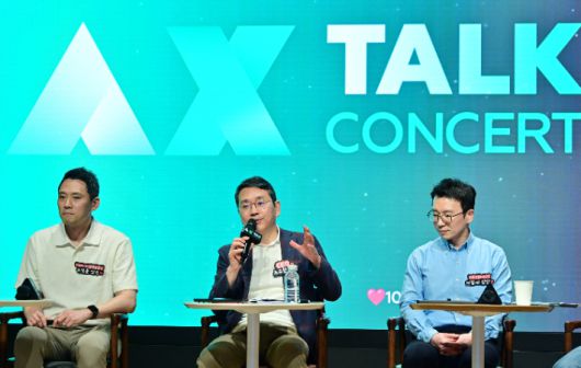 LG전자 조주완 CEO가 전 구성원 소통행사인 'AX 토크콘서트'에서 AIㅁ 기술의 중요성을 강조하며, AX 확산에 앞장서겠다고 밝혔다. LG전자 제공
