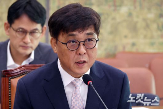 최휘영 문화체육관광부 장관 후보자가 29일 서울 여의도 국회 문화체육관광위원회에서 열린 인사청문회에서 의원 질의에 답변을 하고 있다. 윤창원 기자