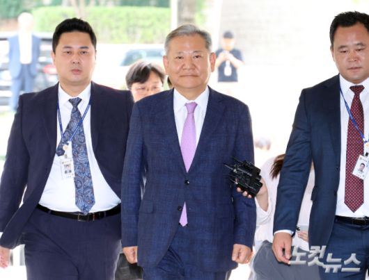 12·3 비상계엄 당시 '언론사 단전·단수 지시' 등의 의혹을 받는 이상민 전 행정안전부 장관이 31일 오후 서울 서초구 서울중앙지법에서 열린 구속 전 피의자 심문(영장실질심사)에 출석하고 있다. 황진환 기자