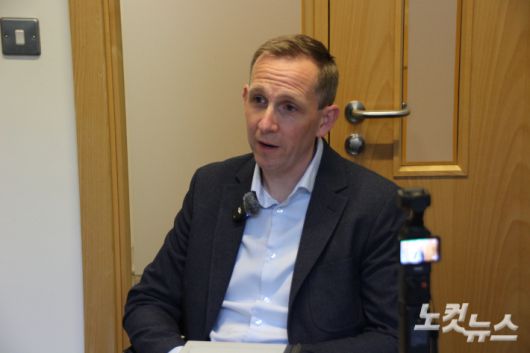 앤드루 파넬 아일랜드 더블린 대학교 기후 및 날씨 데이터 과학 교수. 더블린=장윤우 기자