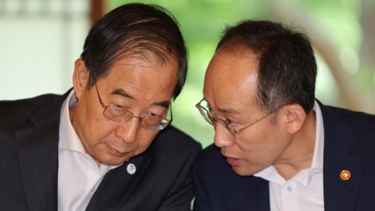 추경호 당시 국민의힘 원내대표와 한덕수 전 국무총리. 연합뉴스