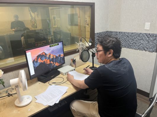 다큐멘터리 영화 '독립군: 끝나지 않은 전쟁' 내레이션으로 참여한 배우 조진웅. 블루필름웍스 제공