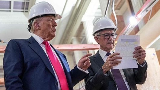 도널드 트럼프 미 대통령과 제롬 파월 연준 의장. 연합뉴스