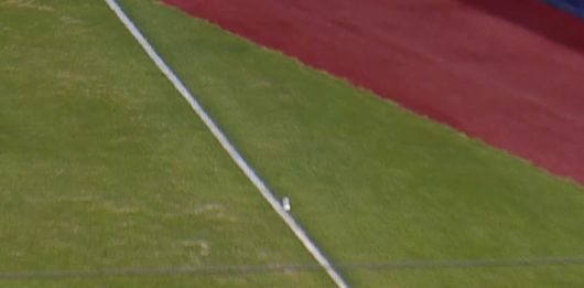 26일 삼성과 홈 경기에서 두산 오명진이 날린 타구가 파울 라인 근처에 떨어지는 모습. KBO 홈페이지 캡처