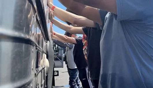 미국 이민당국이 공개한 조지아주 현대차공장 이민단속 장면. 연합뉴스