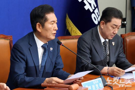 더불어민주당 정청래 대표가 12일 서울 여의도 국회에서 열린 최고위원회의에서 발언을 하고 있다. 윤창원 기자