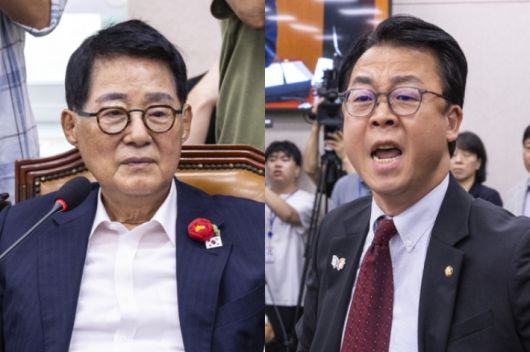 16일 서울 여의도 국회에서 열린 법사위 전체회의에 참석한 박지원(왼쪽) 더불어민주당 의원과 곽규택 국민의힘 의원. 연합뉴스