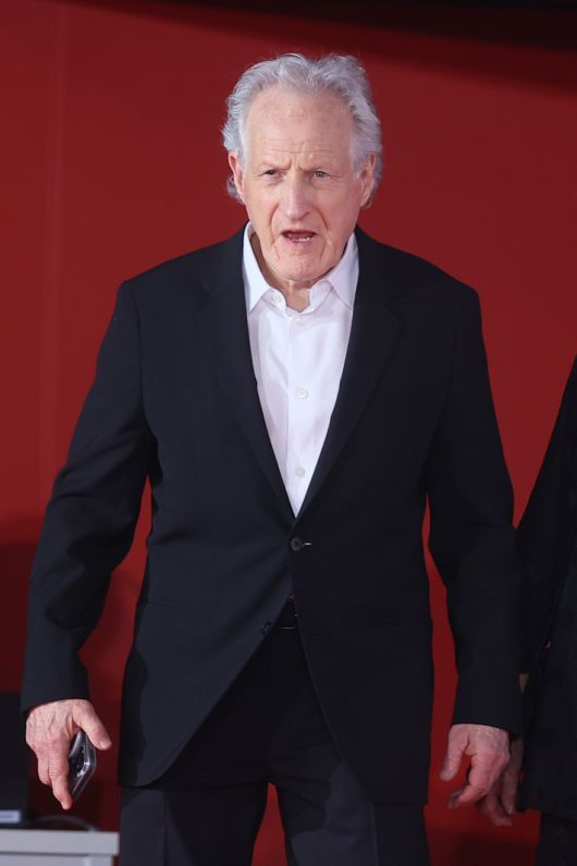 마이클 만 감독이 17일 부산 해운대구 우동 영화의전당에서 열린 제30회 부산국제영화제 개막식에 참석하고 있다. 연합뉴스