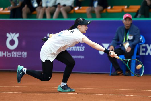 지난해 세계선수권 3관왕을 이룬 여자 대표팀 에이스 이민선은 부상 투혼을 펼쳤지만 마지막 국제 대회에서 금메달을 목에 걸지 못했다. 대회 조직위