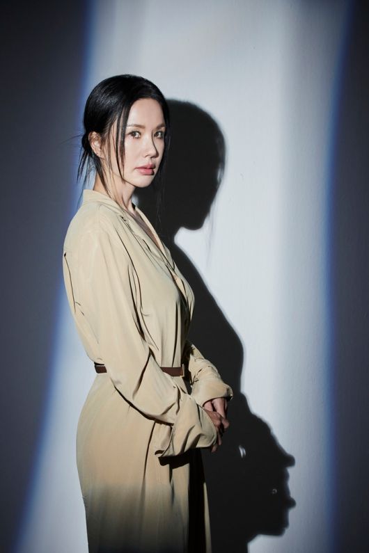 엄정화는 가수로서 앨범도 내고 싶다는 바람을 전했다. 에일리언컴퍼니 제공