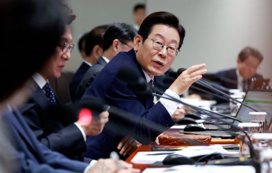 이재명 대통령이 14일 서울 용산 대통령실 청사에서 열린 국무회의에서 발언하고 있다. 연합뉴스