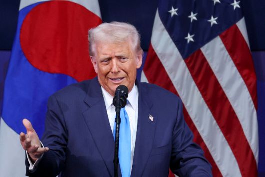 도널드 트럼프 미국 대통령이 29일 경북 경주 예술의전당에서 열린 '2025 아시아태평양경제협력체 최고경영자 서밋(APEC CEO SUMMIT)'에 참석해 연설하고 있다. 연합뉴스