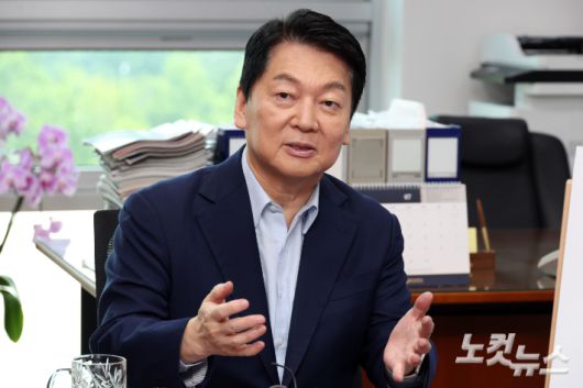 국민의힘 안철수 당대표 후보가 31일 서울 여의도 국회 의원회관에서 열린 청년 기업인 커피챗에서 발언하고 있다. 윤창원 기자