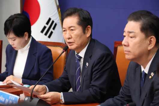 더불어민주당 정청래 대표가 12일 국회에서 열린 최고위원회의에서 발언하고 있다. 연합뉴스