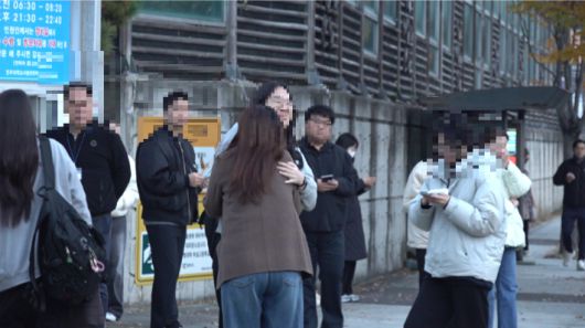 수험생을 격려하는 지인들. 김현주 크리에이터