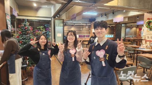 CCC는 "해마다 생일카페를 통해 많은 사람들이 복음을 듣고 성탄의 참 의미를 다시 생각하게 되는 것이 감사하다"며 "더 많은 사람이 예수님 생일카페를 통해 성탄의 기쁨을 함께 누리고 특별한 경험이 되길 소망한다"고 전했다.