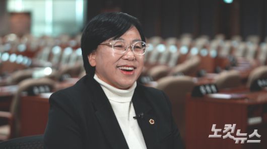 경기도의회 문화체육관광위원회 부위원장 조미자 의원(더불어민주당, 남양주3). 박철웅 PD