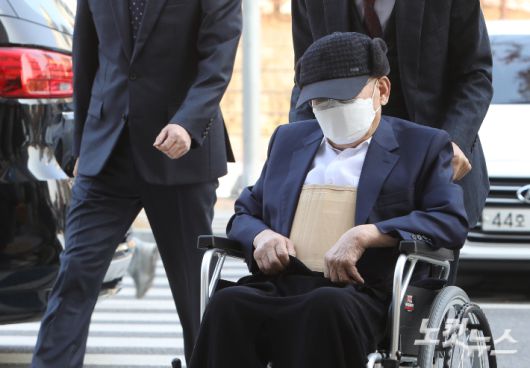 건강 악화 등을 이유로 보석 석방된 이단 신천지 이만희 교주.