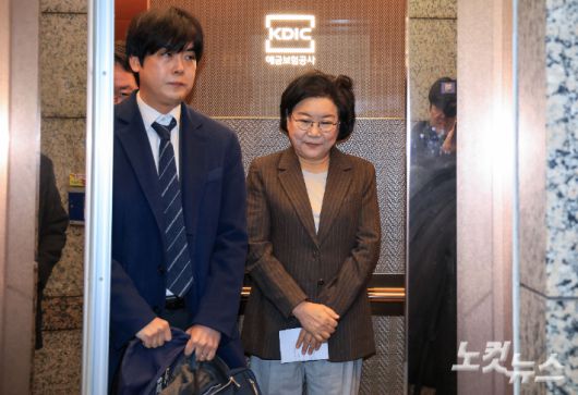 이혜훈 기획예산처 장관 후보자가 29일 서울 중구 예금보험공사에 마련된 인사청문회 준비사무실로 출근하고 있다. 황진환 기자