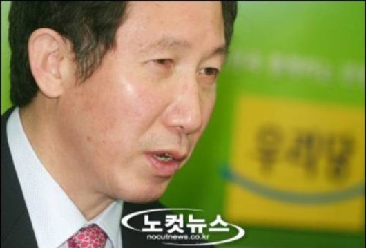 김근태 전 민주당 상임고문