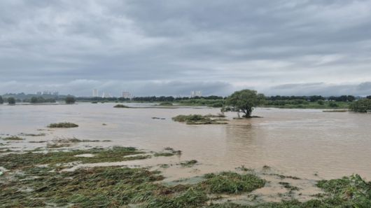 지난 9월 7일 폭우로 급격히 불어난 전주시 만경강 일대. 심동훈 기자