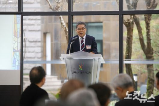 바울교회 신현모 목사가 신년예배에서 말씀을 전하고 있다. 최화랑 기자