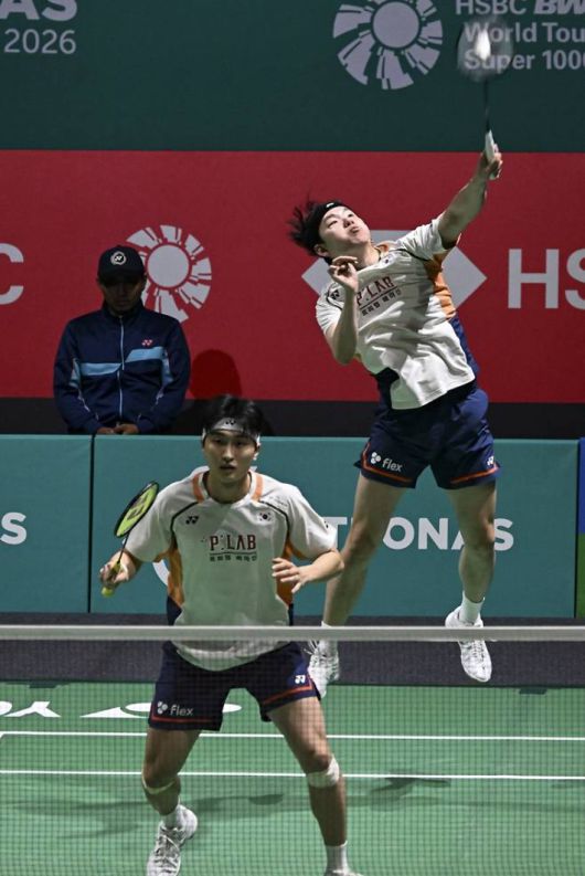 지난해 1월 재결성돼 찰떡 호흡을 자랑하는 김원호(왼쪽)-서승재. 연합뉴스