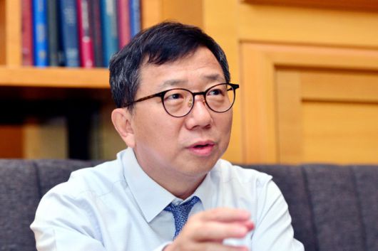 이원덕 국민대 일본학과 교수. 자료사진