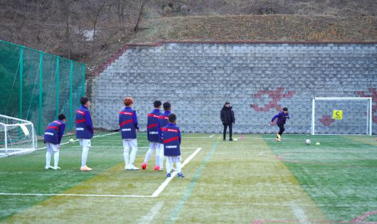 전지훈련을 위해 울진을 찾은 유소년축구팀이 훈련을 하고 있다. 울진군 제공