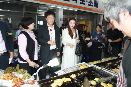 추석 명절맞이 장보기 행사. 충북도의회 제공