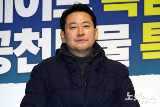 국민의힘 장동혁 대표가 16일 서울 여의도 국회 로텐더홀에서 통일교 및 공천뇌물 특검 수용을 촉구하며 단식 농성을 이어가고 있다. 윤창원 기자