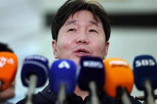 인터뷰하는 류지현 감독. 연합뉴스