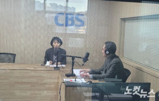 왼쪽부터 정인영 팀장, 김종현 앵커. 충북CBS