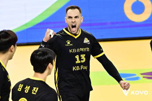 환호하는 비예나. 한국배구연맹