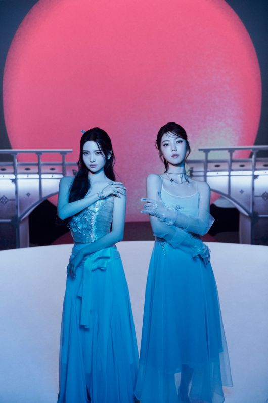 이닛엔터테인먼트 제공