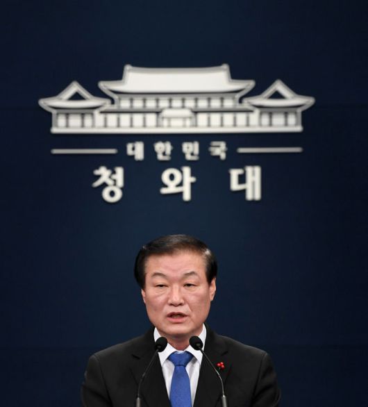 정만호 청와대 국민소통수석이 16일 오후 춘추관 브리핑룸에서 윤석열 검찰총장의 2개월 정직 결정에 따른 문재인 대통령의 재가와 관련해 브리핑을 하고 있다. 청와대사진기자단