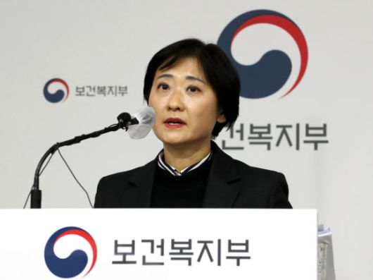 이스란 보건복지부 건강정책국장이 27일 오후 세종시 정부세종청사에서 제5차 국민건강증진종합계획을 설명하고 있다. 연합뉴스