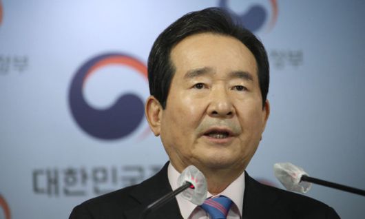 정세균 국무총리가 4일 오후 정부서울청사 브리핑실에서 두 번째 정례 브리핑을 하고 있다. 연합뉴스