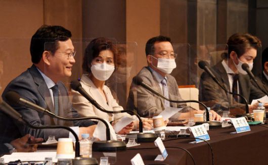 더불어민주당 송영길 대표가 5일 오전 서울 프레스센터에서 열린 관훈토론회에 참석, 기조연설을 하고 있다. 국회사진기자단