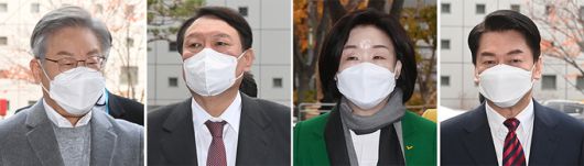 더불어민주당 이재명(왼쪽부터), 국민의힘 윤석열, 정의당 심상정, 국민의당 안철수 대선 후보가 18일 오전 SBS D 포럼 '5천만의 소리, 지휘자를 찾습니다'에 참석하기 위해 서울 마포구 SBS 프리즘타워로 들어가고 있다. 국회사진기자단