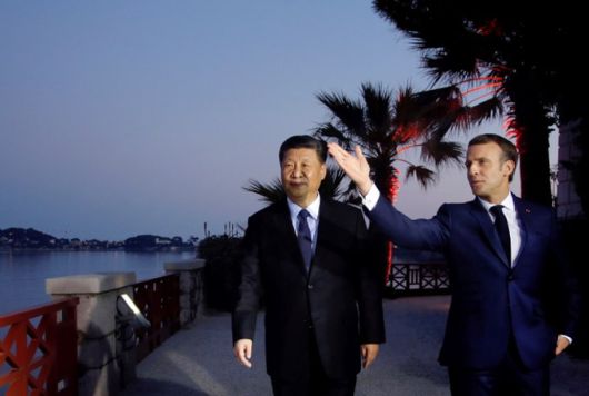 시진핑 중국 국가주석(왼쪽)과 에마뉘엘 마크롱 프랑스 대통령. 사진은 2019년 3월 프랑스 니스를 방문한 시 주석이 마크롱 대통령의 안내로 지역의 관광명소를 둘러보는 모습. 세계일보 자료사진