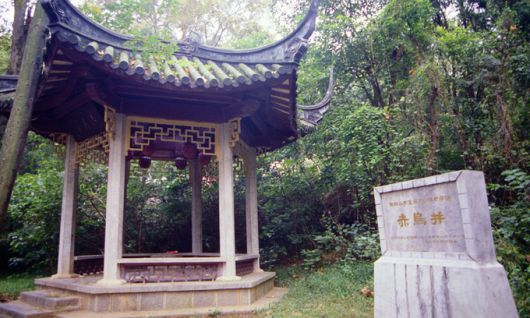 서울대 이종묵 교수가 당시 200수와 함께 이 당시들에서 영향을 받은 한국의 한시·시조·판소리 600수를 수록한 책을 펴냈다. 이 교수는 당시는 중국의 문학이지만, 조선의 선비와 여성, 저잣거리의 평민들이 즐긴 조선의 교양이었다고 강조한다. 사진은 이백의 기념관 모습. 세계일보 자료사진