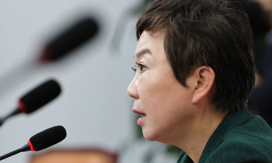 정미경 국민의힘 최고위원이 8일 서울 여의도 국회에서 기자회견을 열고 최고위원직 사퇴를 밝히고 있다. 공동취재사진